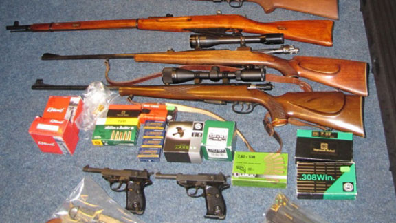 Einige der beschlagnahmten Waffen