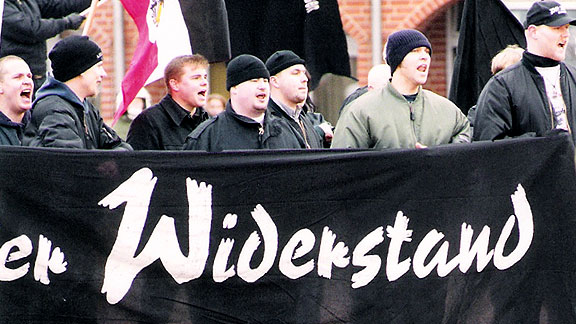 damals: Schreihals Kurzeja (hinter dem W, Januar 2000 in Weyhe)