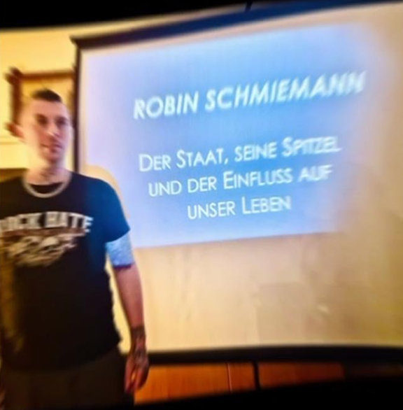 Robin Schmiemann bei seinem Vortrag. Robin Schmiemann bei seinem Vortrag.
